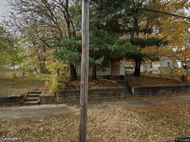 House image located at Peoria, IL 61605