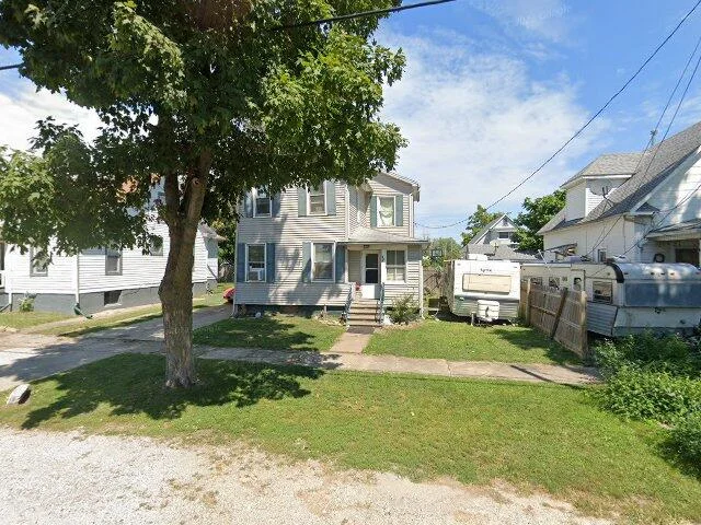 House image located at Canton, IL 61520