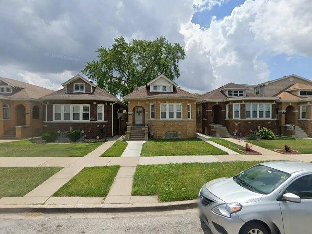 House image located at Chicago, IL 60617