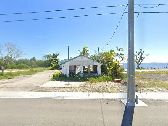 House image located at Cape Coral, FL 33993
