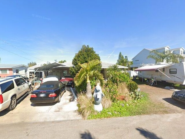 House image located at Ruskin, FL 33570