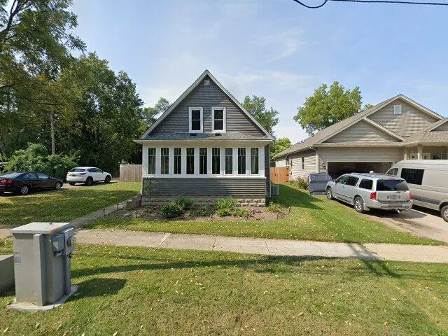 House image located at Saint Charles, IL 60174