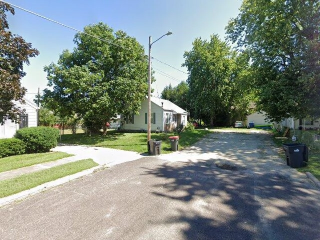 House image located at Pekin, IL 61554