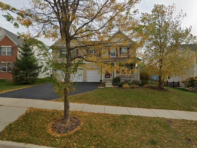 House image located at Elgin, IL 60124