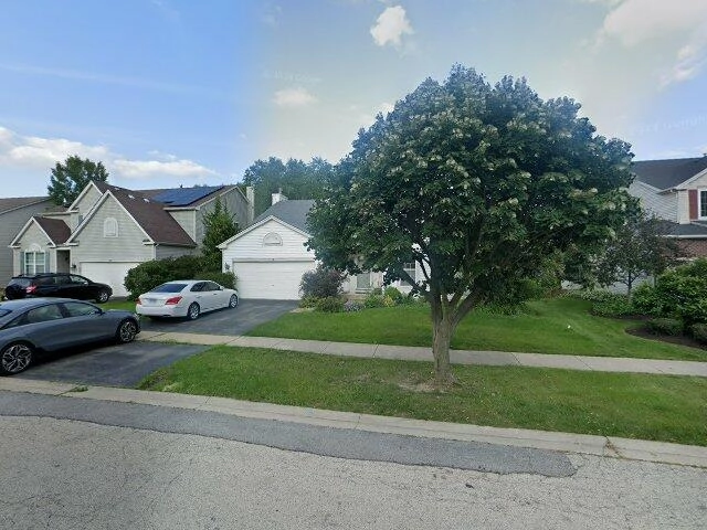 House image located at Round Lake, IL 60073