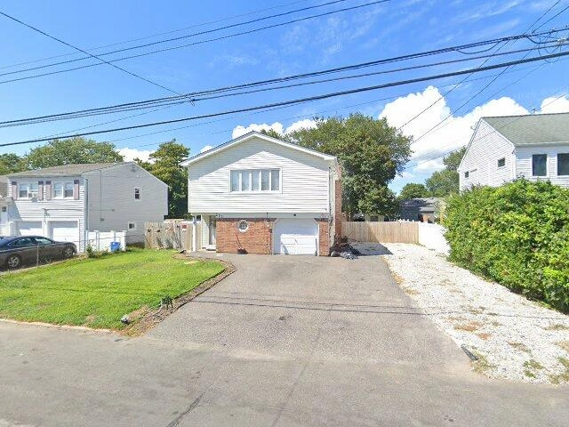House image located at Lindenhurst, NY 11757