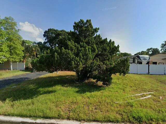 House image located at Saint Petersburg, FL 33705