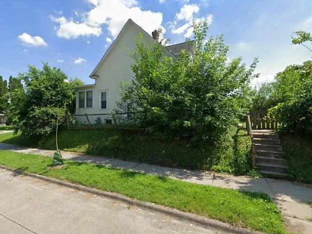 House image located at Minneapolis, MN 55411