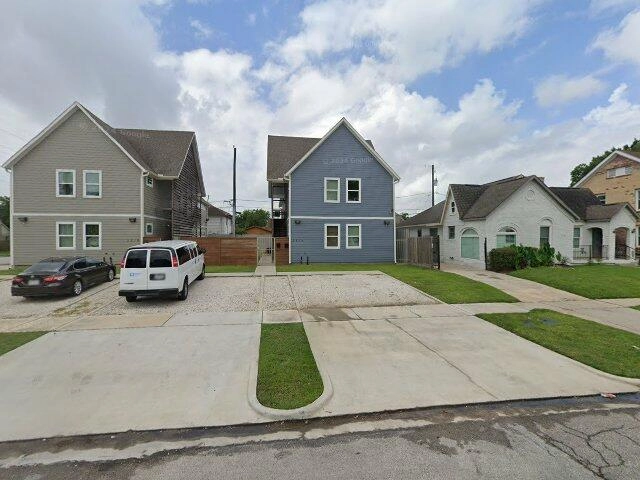 House image located at Houston, TX 77004