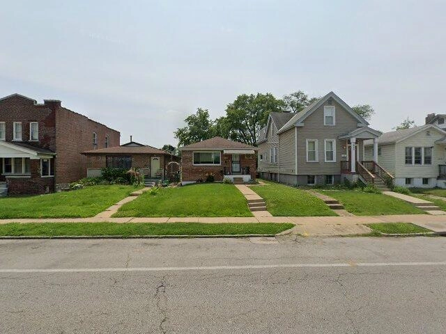 House image located at Saint Louis, MO 63116