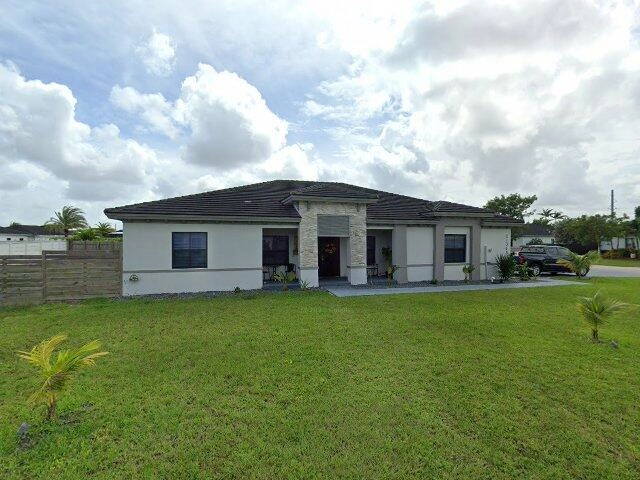 House image located at Miami, FL 33177