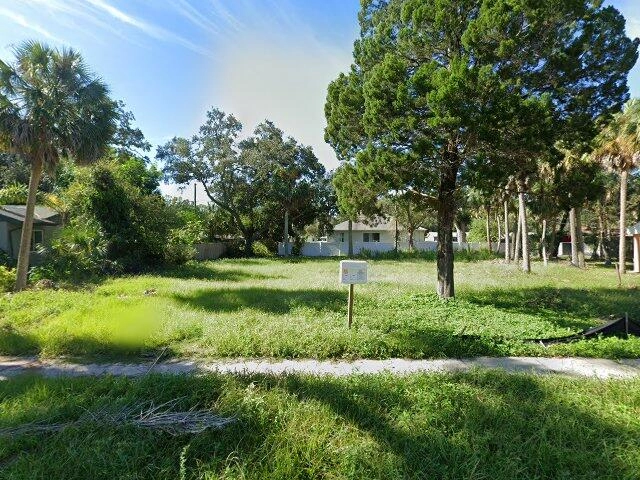 House image located at Saint Petersburg, FL 33705