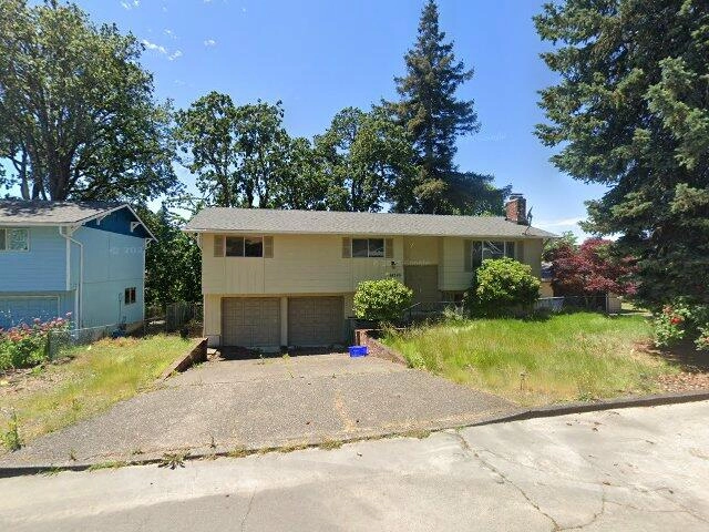 House image located at Gladstone, OR 97027