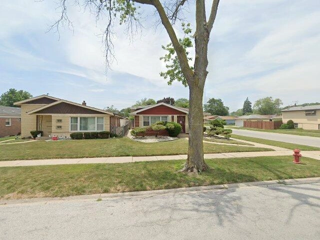House image located at Dolton, IL 60419
