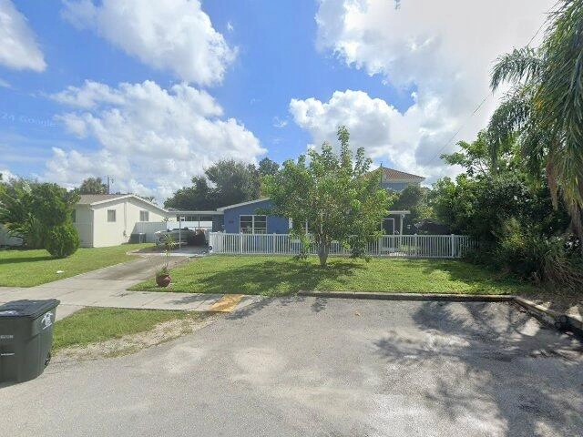 House image located at Fort Myers, FL 33901