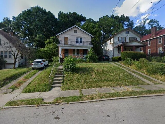House image located at Cincinnati, OH 45211