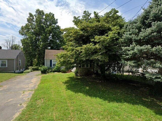 House image located at Louisville, KY 40206