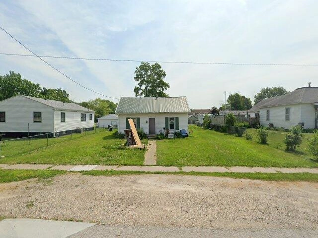 House image located at Muscatine, IA 52761