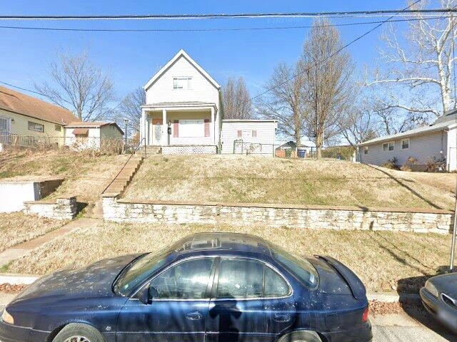 House image located at Saint Louis, MO 63139