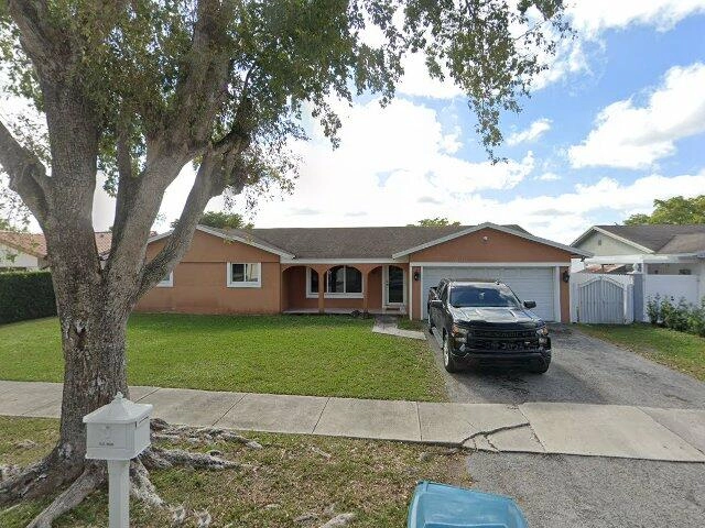 House image located at Miami, FL 33186