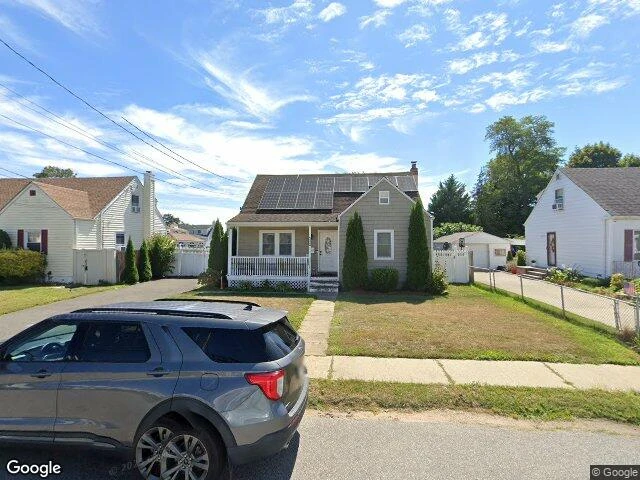 House image located at Lindenhurst, NY 11757