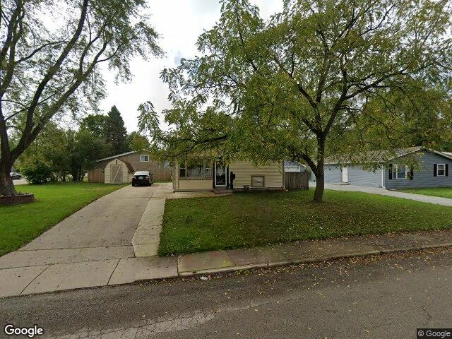 House image located at Carpentersville, IL 60110