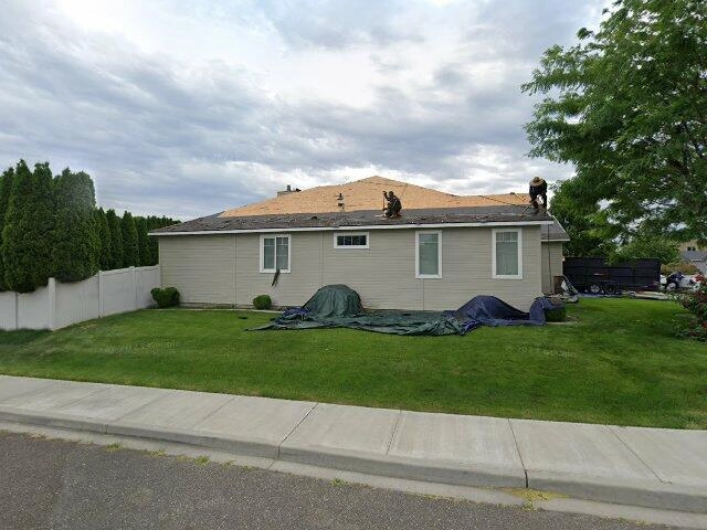 House image located at Kennewick, WA 99337
