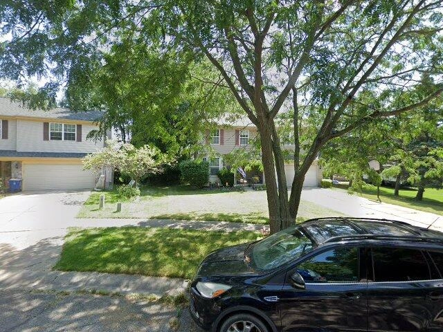 House image located at Waterford, MI 48327