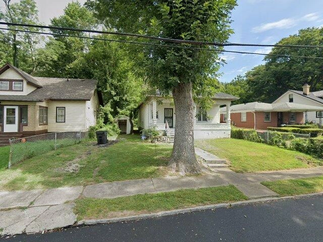 House image located at Louisville, KY 40212