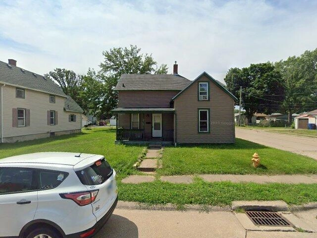House image located at Davenport, IA 52802