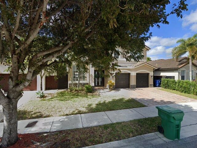 House image located at Miami, FL 33196