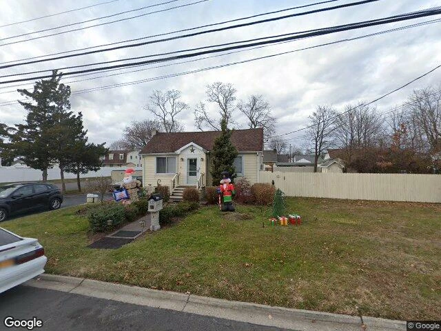 House image located at West Babylon, NY 11704