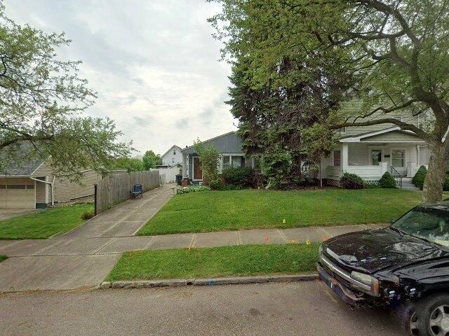 House image located at Akron, OH 44310