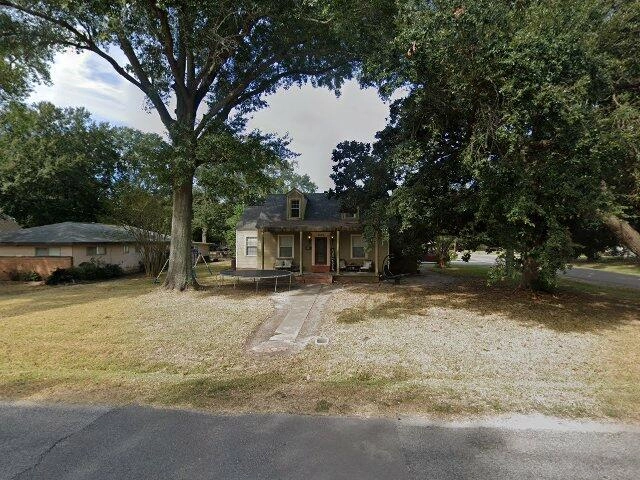 House image located at Groves, TX 77619