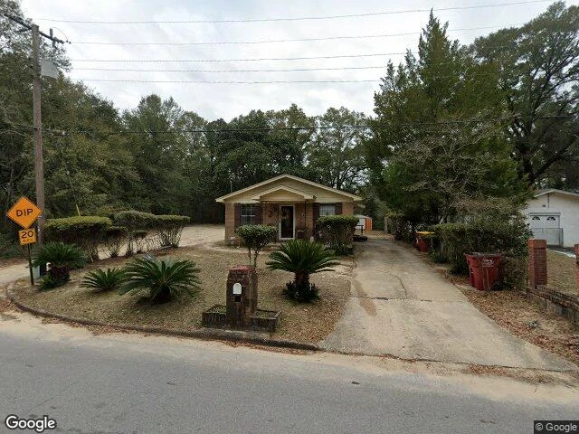 House image located at Crestview, FL 32536