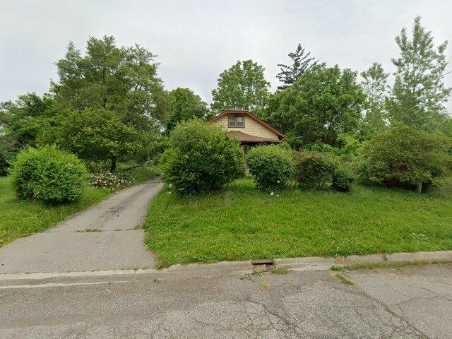 House image located at Flint, MI 48505