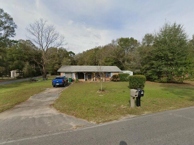 House image located at Crestview, FL 32539