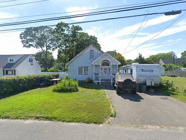 House image located at Bayport, NY 11705