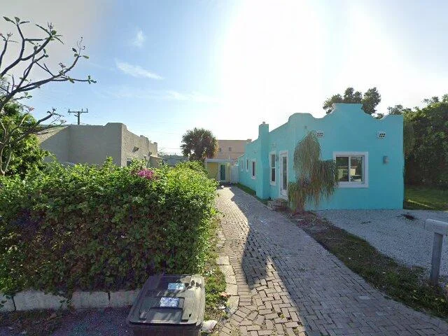 House image located at West Palm Beach, FL 33405