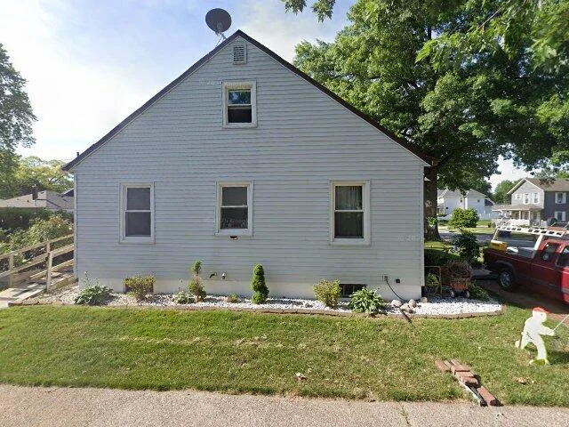 House image located at Davenport, IA 52804