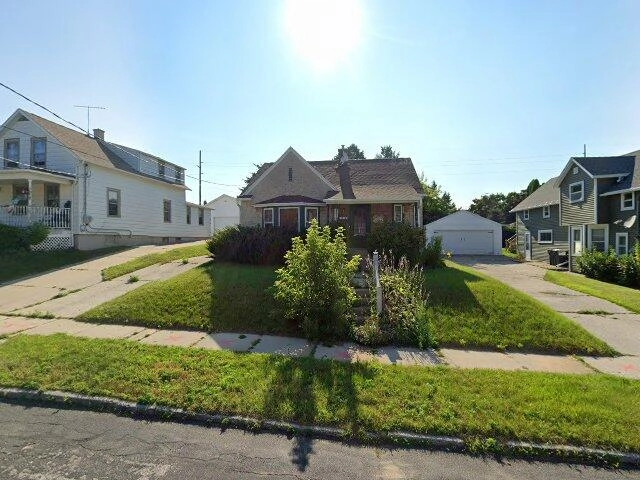 House image located at Manitowoc, WI 54220