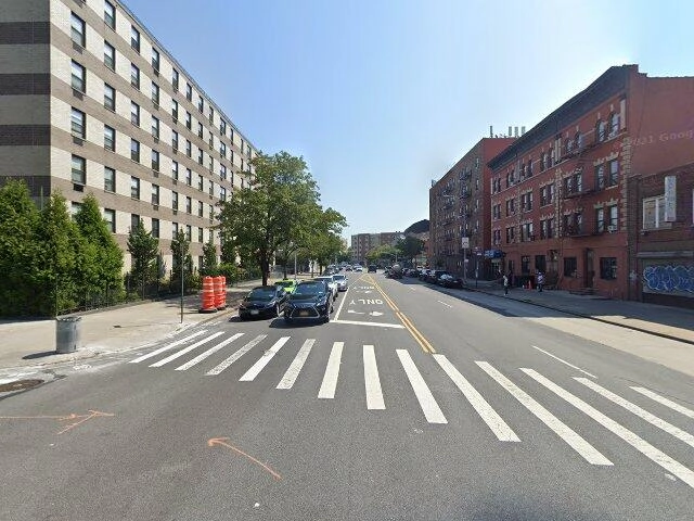 House image located at Warren, MI 48089