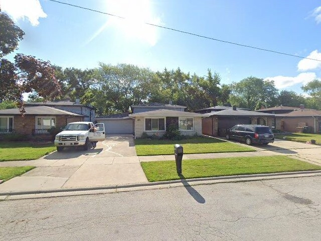 House image located at Dolton, IL 60419