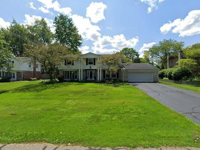 House image located at West Bloomfield, MI 48322