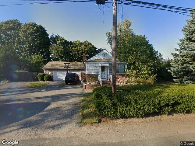 House image located at West Babylon, NY 11704