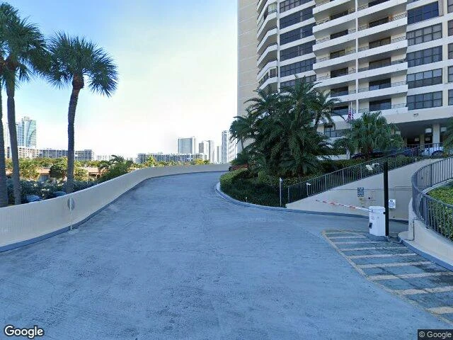 House image located at Hallandale, FL 33009