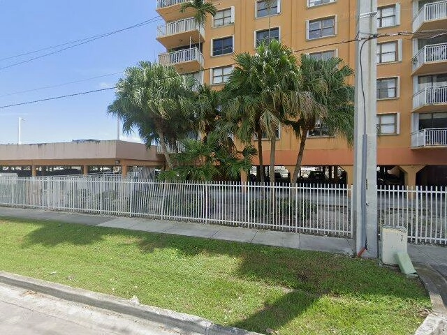 House image located at Miami, FL 33181