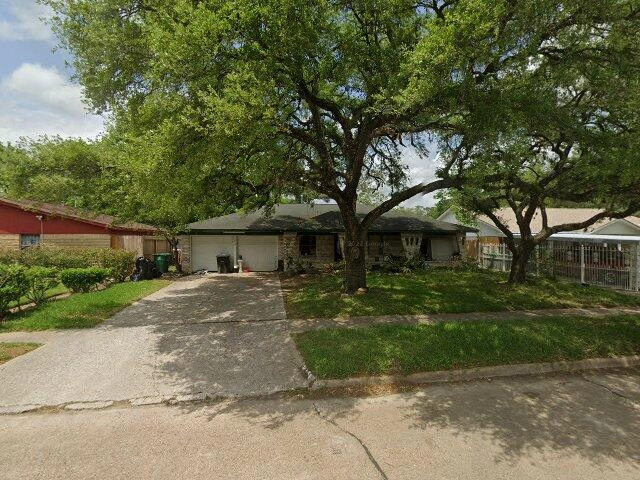 House image located at Houston, TX 77016
