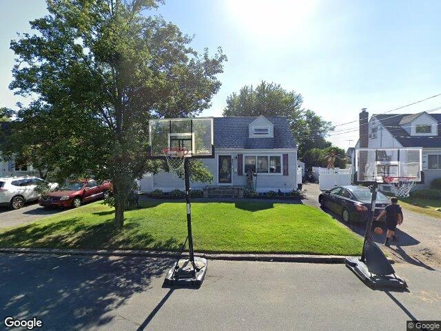 House image located at Lindenhurst, NY 11757