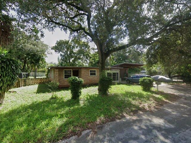 House image located at Miami, FL 33162